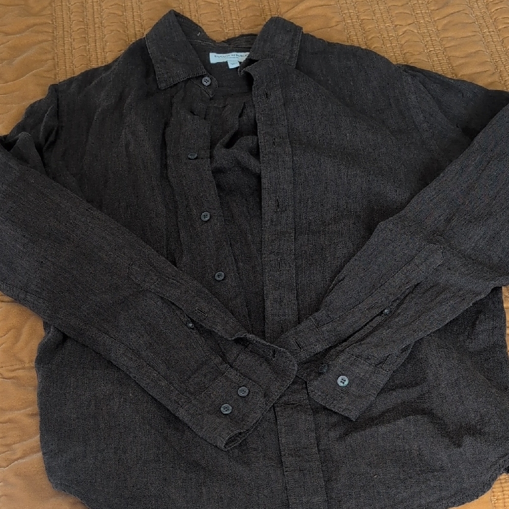Banana Republic Men's Casual Button-Down Shirt in Dark Charcoal